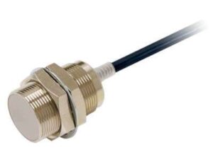 Cảm biến tiệm cận E2E NEXT series Omron E2E-X15C130 2M