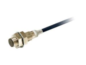 Cảm biến tiệm cận E2E NEXT series Omron E2E-X6B3D12 2M